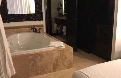 Campo de Golf Fonatur Resort | Luxury Cabo Azul Resort 1 bed 1 bath Suite Pool View