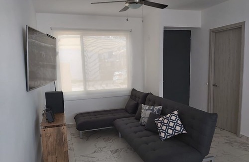 Playa del Carmen House | Casa moderna en Playa del Carmen Cerca Xcaret, con capacidad hasta 6 personas