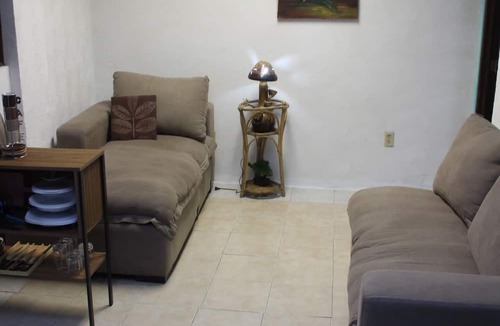 Ixtacalco Hostel | Aquí Comes Rico Airport Hostel