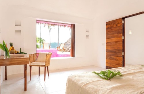 Costa Careyes Hotel | Playa Rosa Bungalows