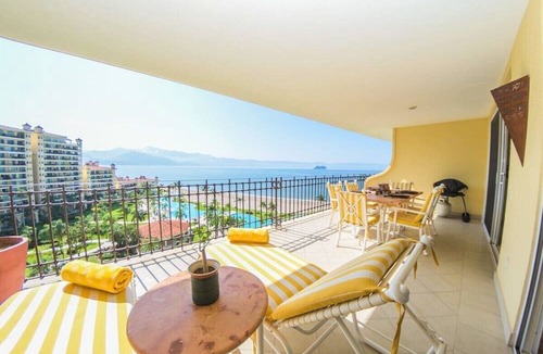 Marina Vallarta Apartment | Oceanfront Paradise | 2BR + Sofa Bed