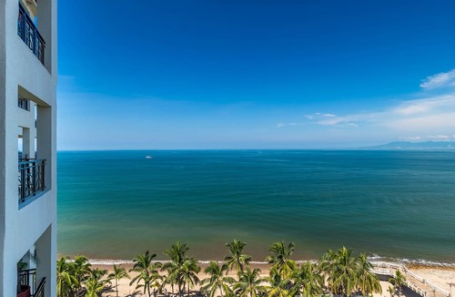 Romantic Zone Condo | Luxury, Amazing Views! Front and Centre Romantic Z