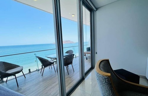 Las Gaviotas Condo | Camino al Mar