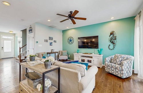 Frankford House | Spacious townhouse near Bethany Beach with community pool, patio, & firepit