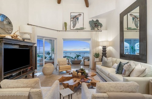 Zona Hotelera Condo | Tortuga Bay 2BR Beachfront Condo 180° Ocean Views
