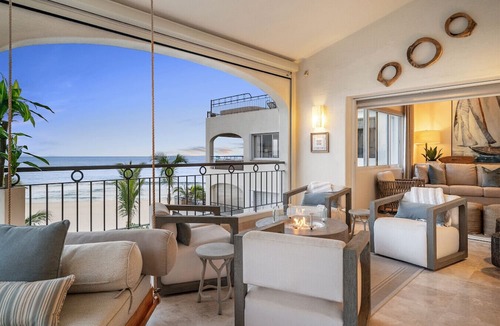 Zona Hotelera Condo | Tortuga Bay 2BR Beachfront Condo 180° Ocean Views