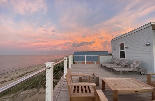 Milford House | Stunning, light-filled beachfront sanctuary with full views of Delaware Bay.