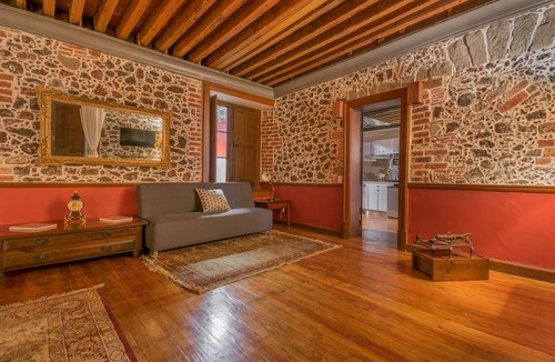 Historic Center Apartment | 1BR Historic suite w/balconies - 100 mts from the Cathedral. CASA SAUTO