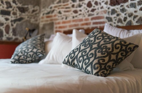 Historic Center Apartment | 1BR Historic suite w/balconies - 100 mts from the Cathedral. CASA SAUTO