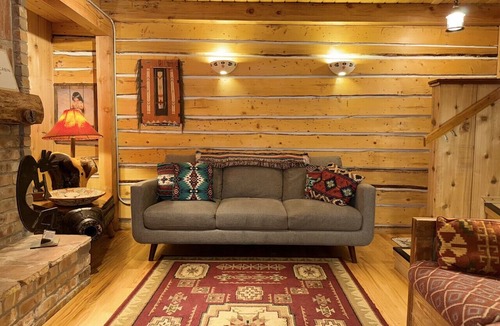 Sundance Cottage | Refined creekside retreat Walk to ski lift Steps to dining Hot tub On Sundance Resort