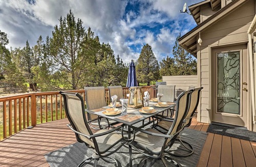 Redmond House | Idyllic Redmond Townhome w/Furnished Deck!