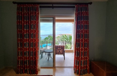 La Paz Apartment | Delight your morning with this amazing view.D401