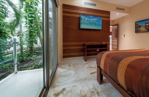 Zazil-ha Condo | Near to the Beach 2 BR Condo with Pool - CDM