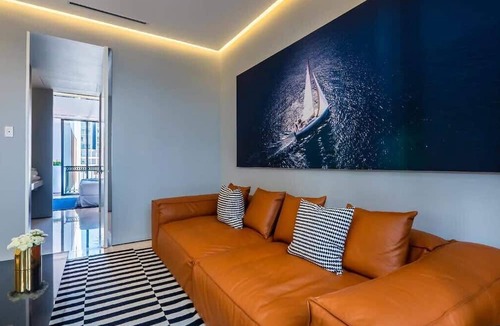 Romantic Zone Condo | PIER 57 - 510 2BR Condo w/Great Mountain View Property