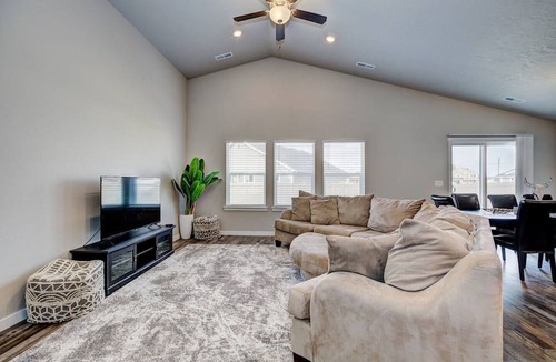 Nampa House | Nampa Family Home | King Bed | 5 TVs | Near Idaho Center | Room for Everyone