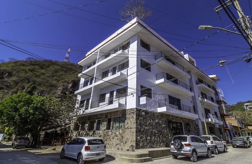 Emiliano Zapata Apartment | Cuale Condo Retreats