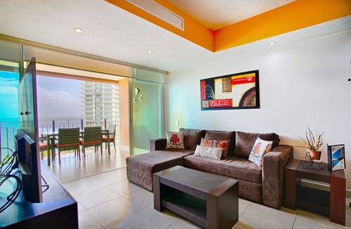 South Hotel Zone Condo | Pools, Gym & Restaurant | Beachfront 1BR