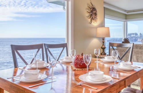Depoe Bay House | Whales and Outstanding Rocky Surf Views from this Depoe Bay Oceanfront Perch!