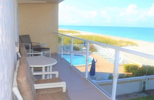 Longboat Key Condo | Beachcomber unit 204