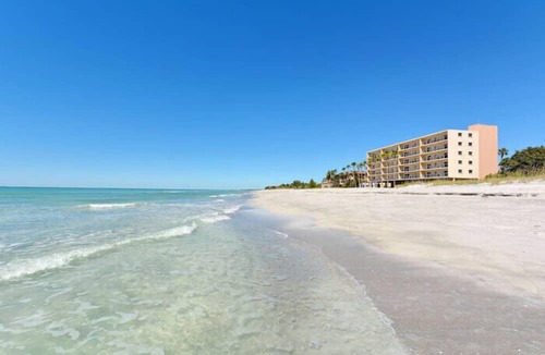 Longboat Key Condo | Beachcomber unit 403