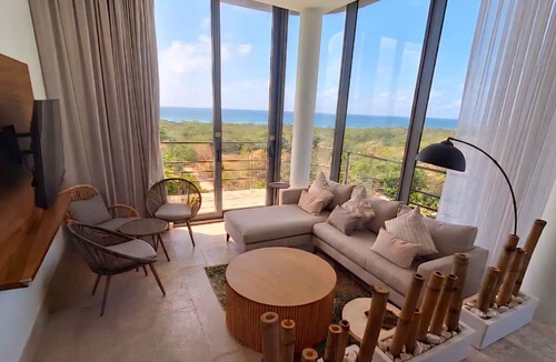 Luis Donaldo Colosio Apartment | Ixuh Ocean Front 5 Ave Playa del Carmen