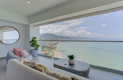 Las Glorias Apartment | Beachfront Luxury 4BR | Pools, Gym & Ocean Views