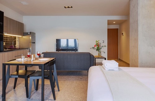 Lomas de Sotelo Apartment | Stylish Studio with Gym and Pool Access