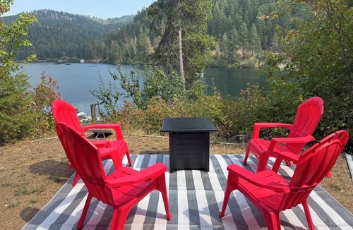 Harrison Cabin | Welcome to your lakeside glamping retreat in Powderhorn Bay on Lake CDA!