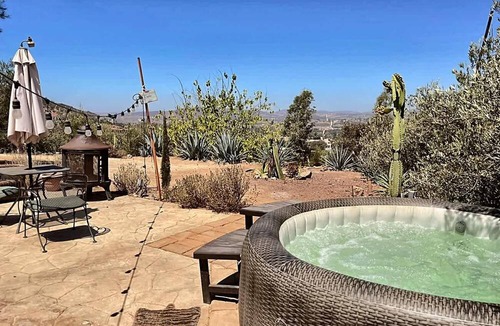 San Antonio de las Minas RV Rental | Private Jacuzzi | Mountain View | Wine Country