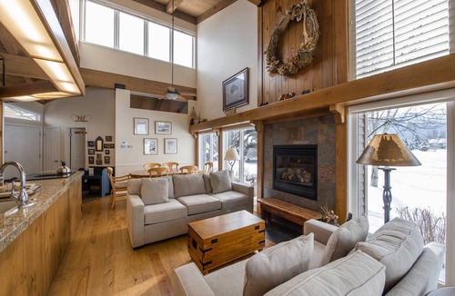 Park Meadows House | Experience luxury at Park City Lakeview Cottage 01, 2 beds, stunning ski slope views.