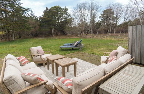 Siasconset House | Sconset 5-bedroom house with 4.5 Bathrooms and updated decor in Peaceful Setting