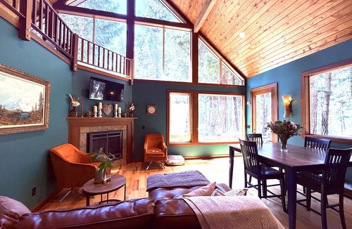 White Salmon Ski Chalet | Mountain Chalet in the Columbia Gorge just minutes from White Salmon River