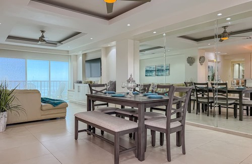 Centro Playas Condo | Downtown Oceana Condo/2 Min Walk to Papas&Beer
