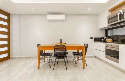 Tohoku Apartment | Luxury 1BD Condo 3 blk from 5th Ave W/PoolandParking