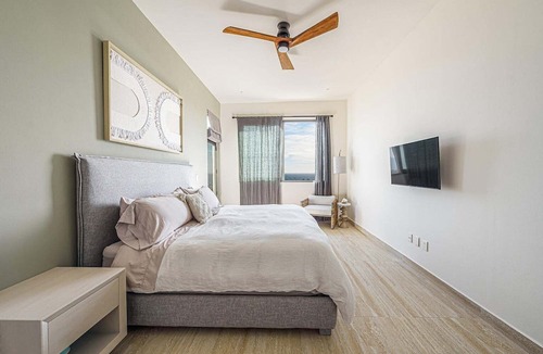 El Tezal Apartment | Sea view Apartment in Vista Vela 1 close by Costco.