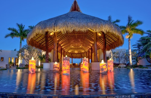 Ensenada Los Muertos Apartment | Upper Palmilla: Oceanfront room with pivate balconi