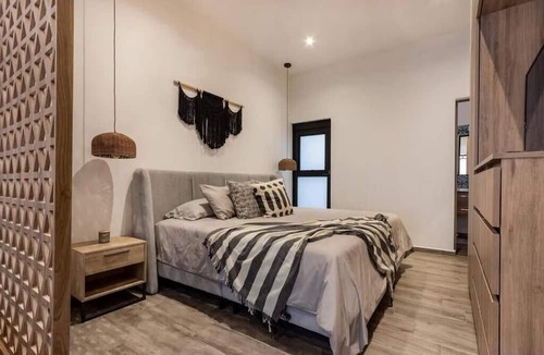 Roma Sur Apartment | 1) Loft Eugenia: Private King Size Bed Roma Sur