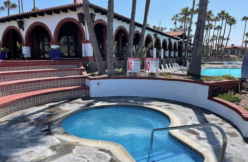 Las Gaviotas Apartment | Check surf conditions from your front door!