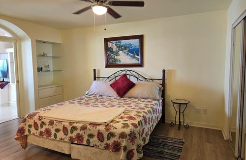 Centro Carretera Condo | Exclusive ocean front centrally located 2-bedroom condo with WiFi in Rosarito