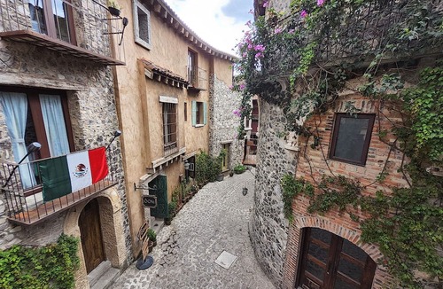 Santeagueda Apartment | Castello di Carlo – Apartment Carlo Magno I