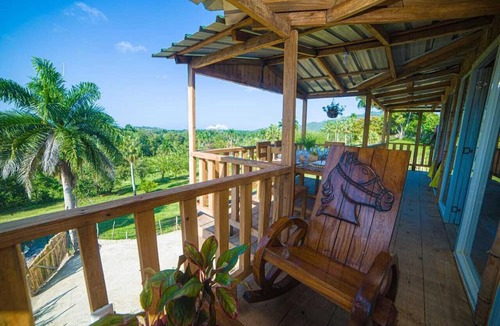 La Colorada House | Natural Retreat with Jacuzzi and Stunning Views in Vista al Valle