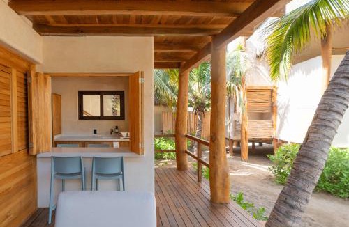 Boca de Iguanas Hotel | Mangle Rojo Palafitos