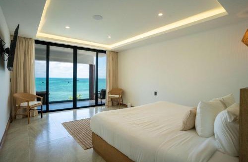 Puerto Juarez Villa | Villa Magdalena - 7BR - Oceanfront with Heated Pool