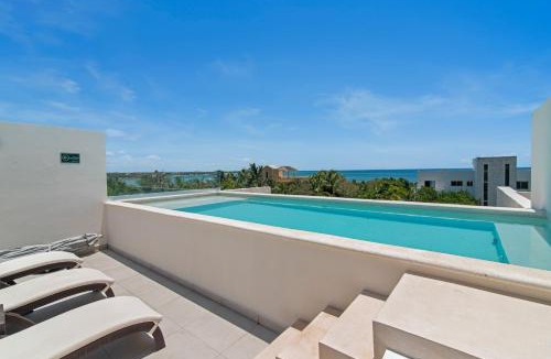 Akumal House | 3 Bedroom Jungle Vibes Condo in Akumal Beach Access Rooftop Pools