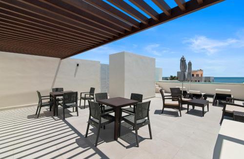 Akumal House | 3 Bedroom Jungle Vibes Condo in Akumal Beach Access Rooftop Pools