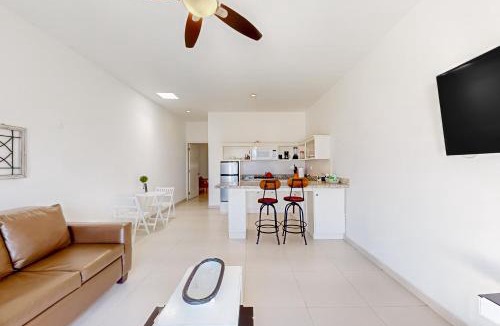La Paloma House | Dog-Friendly Suite with Hot Tub, Kitchenette, Heated Outdoor Pool, Private Patio