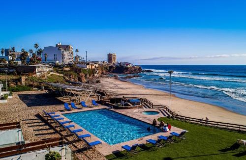 La Paloma House | Cheerful Dog-Friendly Villa with Beach Views, Outdoor Pool, Private Patio, & AC