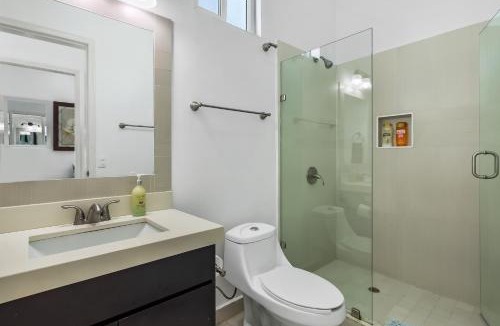 La Paloma House | Beach-View Dog-Friendly Villa with Private Patio, Outdoor Pool, Streaming, AC