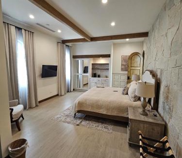 Valle de Guadalupe Hotel | Chateau Del Valle