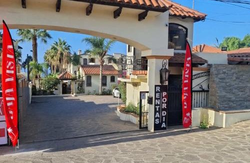 Playas de Rosarito Apartment | Puerto Nuevo Surf Casita Feliz 1 BR with pool